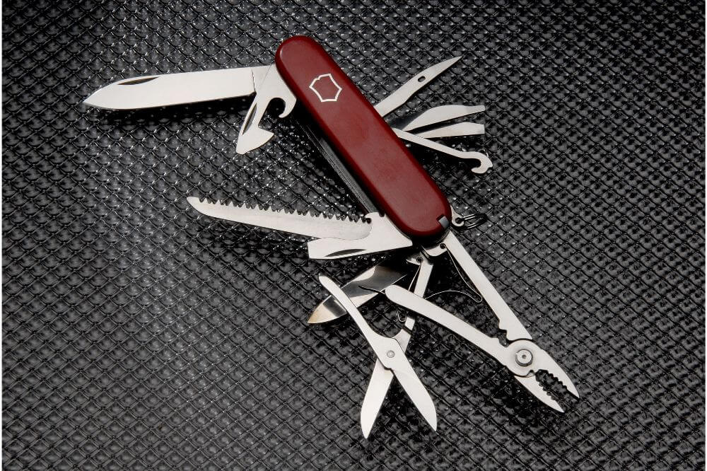 How To Lubricate A Swiss Army Knife 2 How To Lubricate A Swiss Army Knife