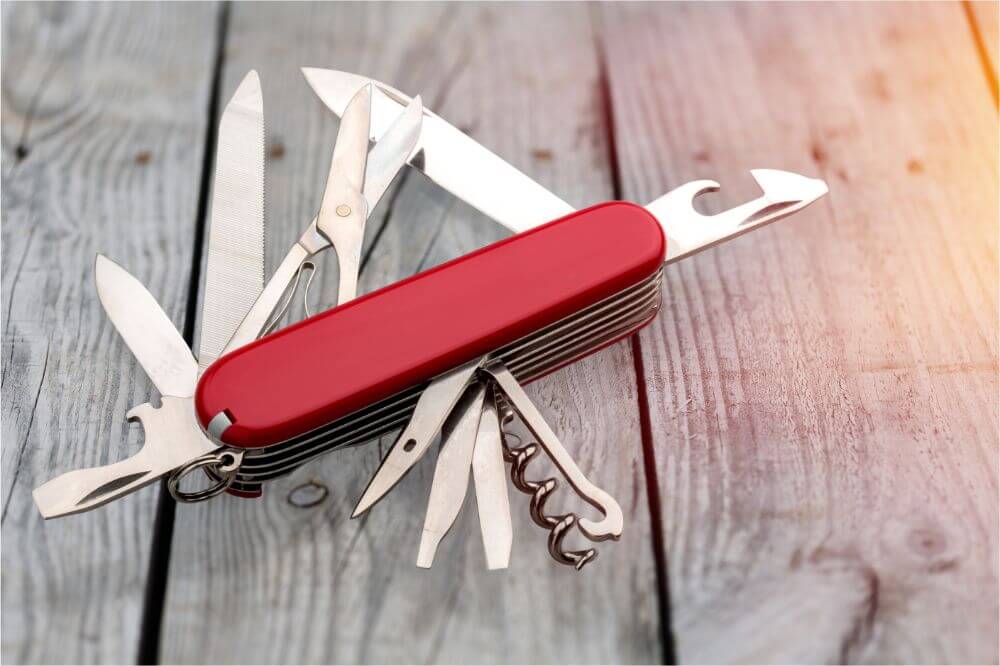 How to Sharpen a Survival Knife with a Stone 2 How to Sharpen a Survival Knife with a Stone